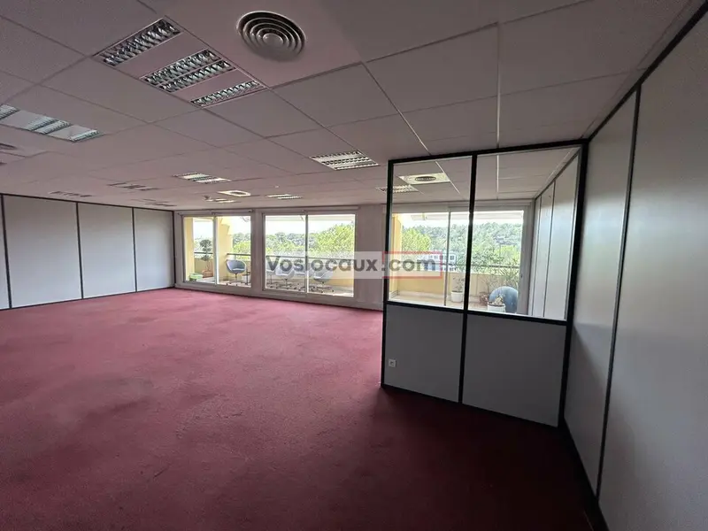 À LOUER  Bureaux de 93 m² à Sophia-Antipolis  