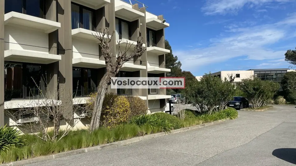 A louer Bureaux 392.22m² Valbonne