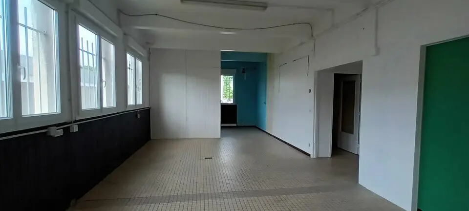 Axe passant - Grande visibilité commerciale.