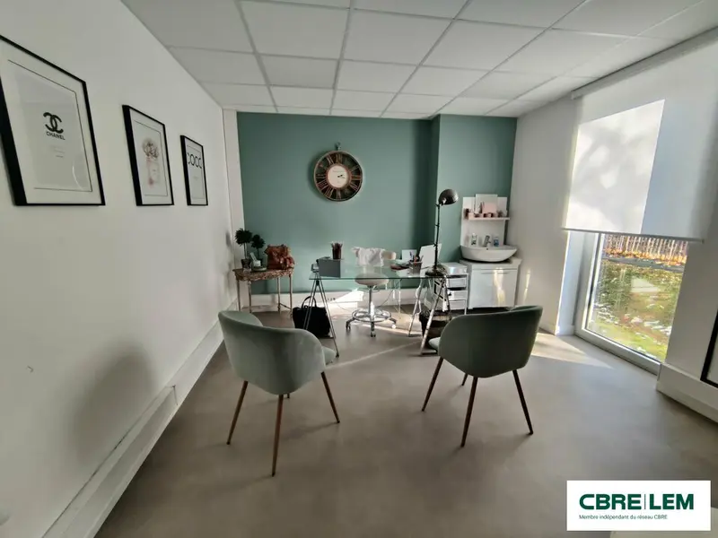 A vendre Bureaux 166.81m² Caen