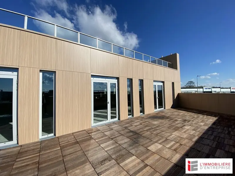 LOCATION  BUREAUX  188 M²  CHÂTEAUGIRON (CENTRE COMMERCIAL UNIVER)