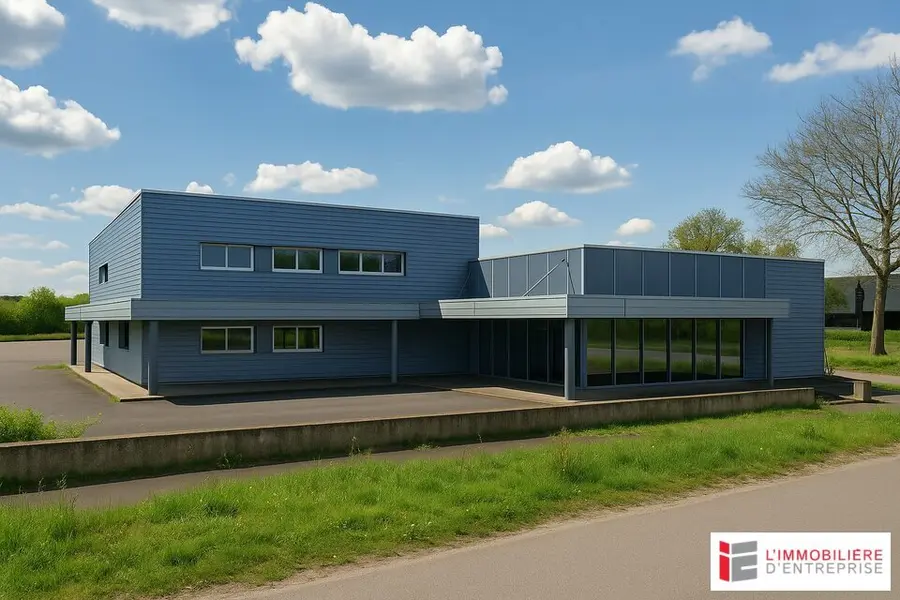 LOCATION  BÂTIMENT D'ACTIVITÉS  1 516 M²  VITRÉ