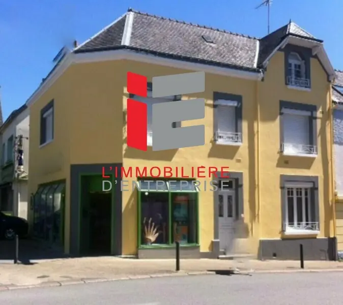 EMPLACEMENT DE QUALITÉ EN PLEIN CENTRE DE CAUDAN