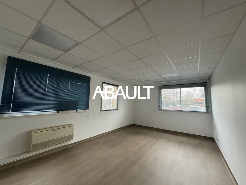 A LOUER PLATEAU DE BUREAUX D'ENVIRON 136 M2 LABÈGE 
