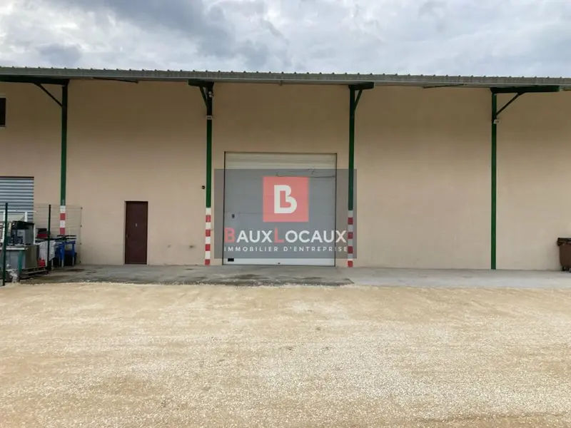 A louer Locaux d'activité 300m² L'Isle-sur-la-Sorgue