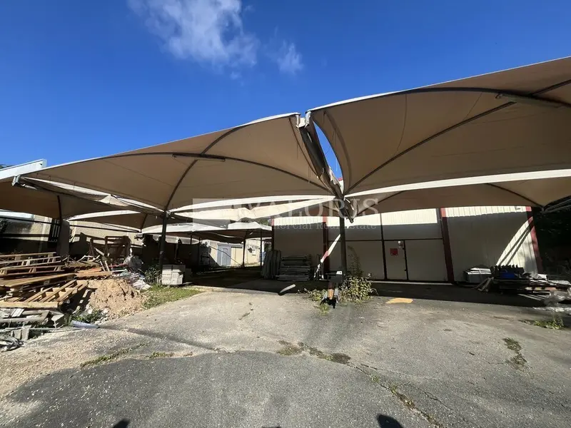 A vendre Locaux d'activité 330m² Gleizé