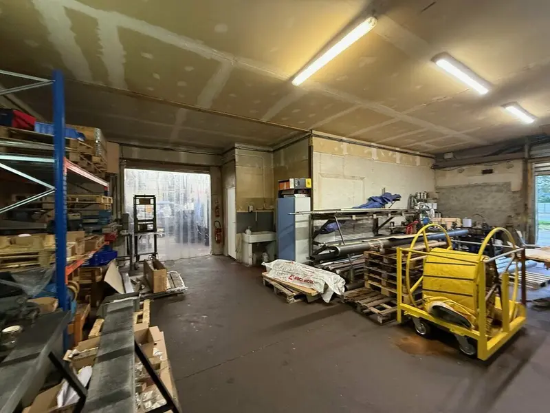 A louer Locaux d'activité 385m² Warluis