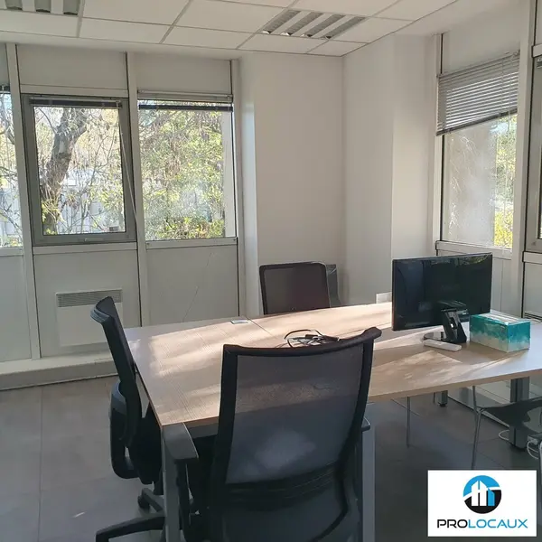 A louer Bureaux 171m² Gières