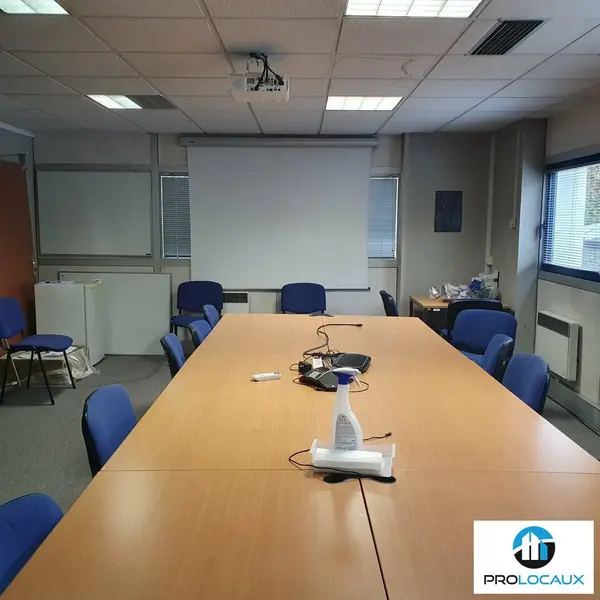 A louer Bureaux 850m² Meylan