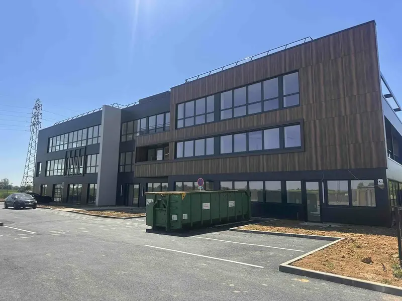 A vendre Bureaux 142.1m² Saint-Martin-du-Vivier