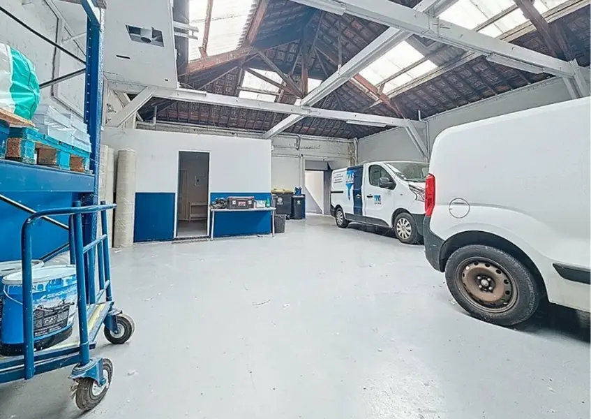 A louer local d'activité d'environ 220m² en centre-ville 