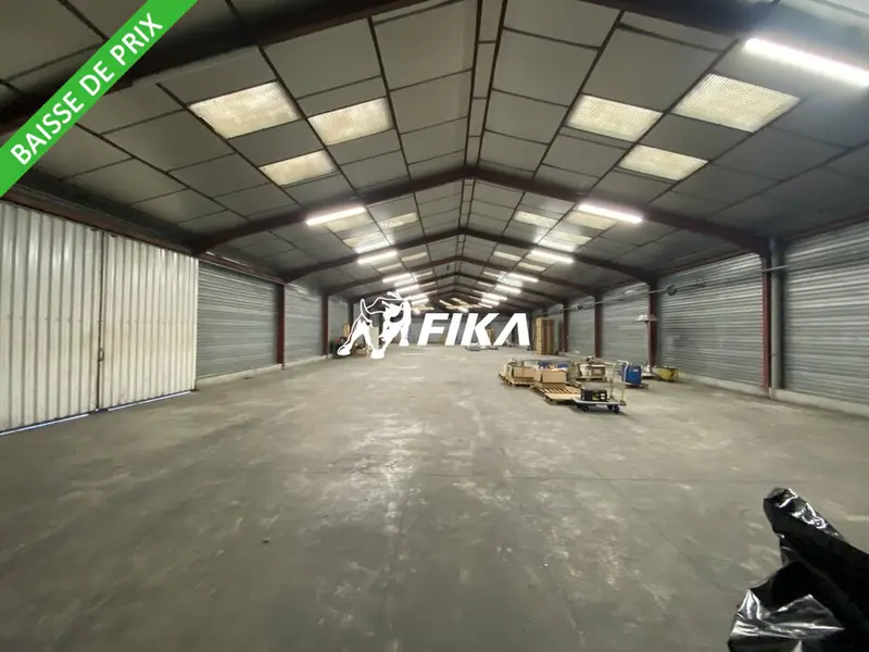 VEND ENTREPOT D'ACTIVITÉ 1750 m² - PINS-JUSTARET