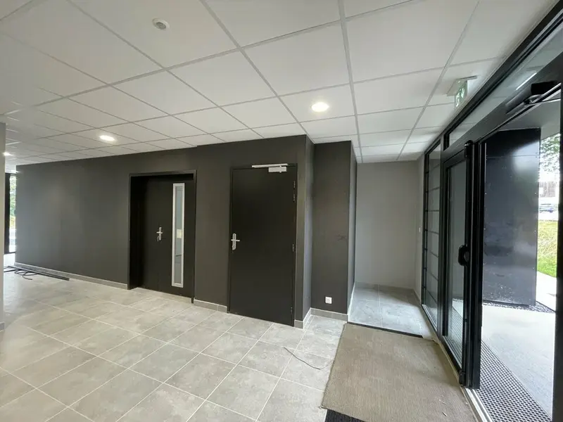 A VENDRE - BUREAUX NEUFS - VANNES