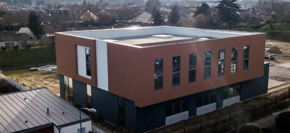 LOCAL D'ACTIVITE A VENDRE