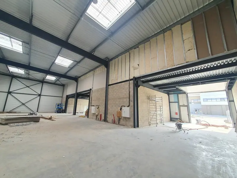 LOCAUX COMMERCIAUX A LOUER