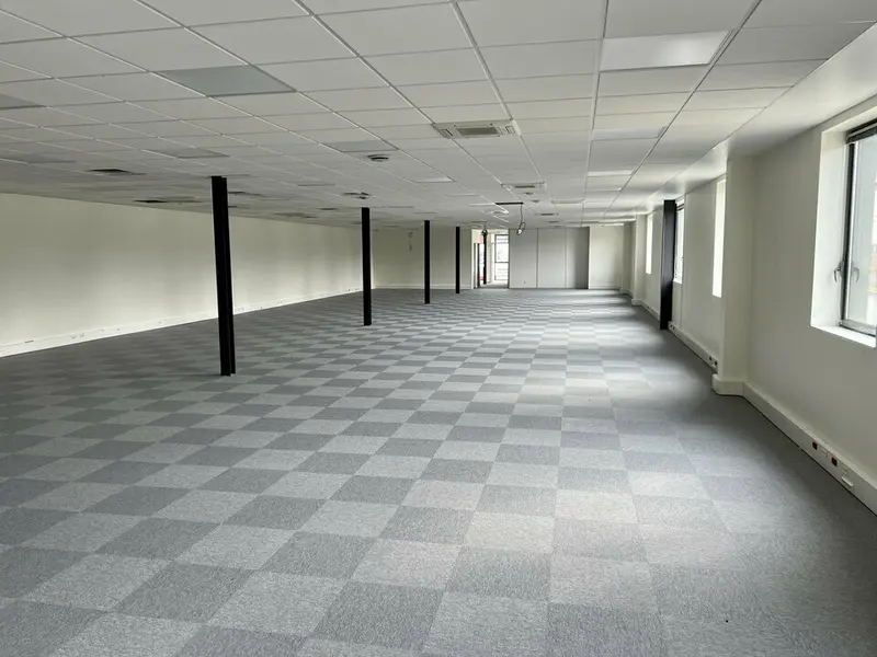 A louer Locaux d'activité 1631m² La Courneuve