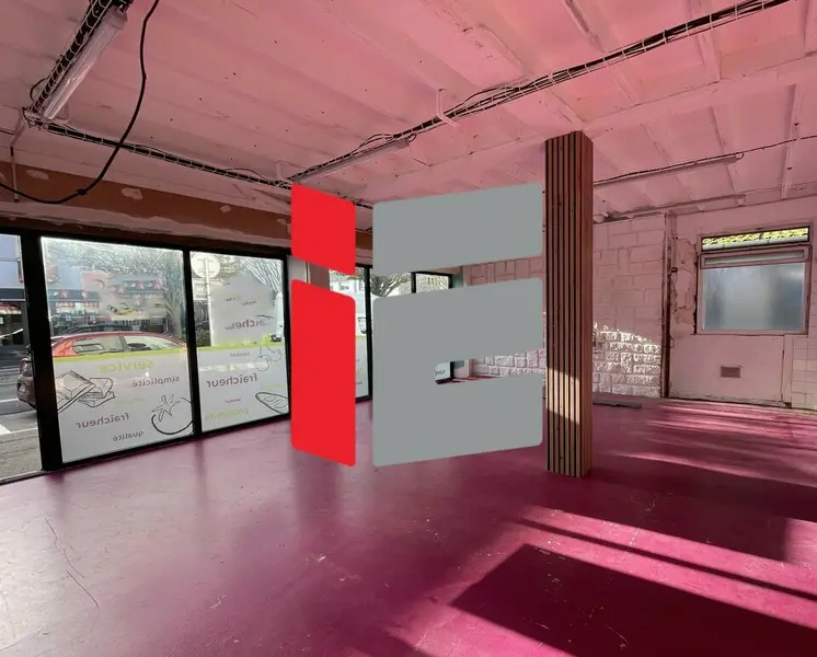 LOCAL EN ENTRÉE DE VILLE SUR AXE TRÈS PASSANT