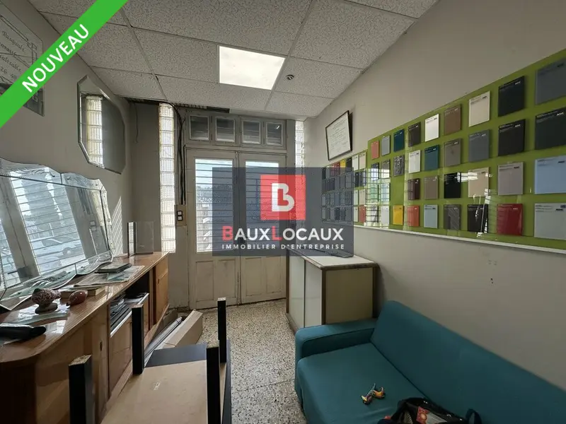 A VENDRE LOCAL D'ACTIVITE DE 500 M² SUR LA COMMUNE DE LE PONTET 