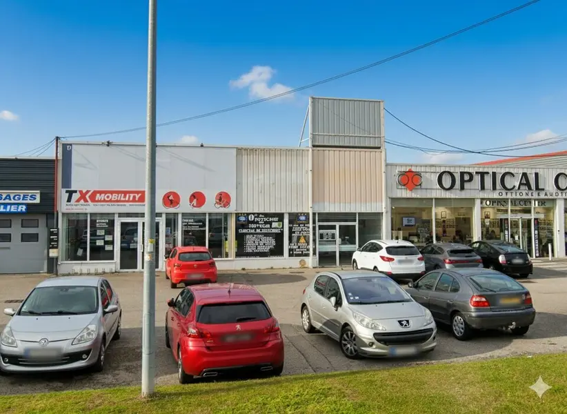 A louer Local commercial  315m² Saint-Bonnet-de-Mure