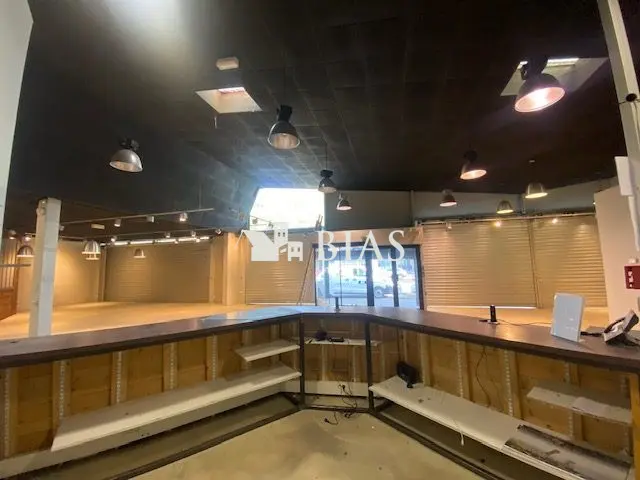 A Vendre - Murs Commerciaux libres