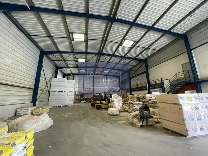 A louer Locaux d'activité 770m² Lormont