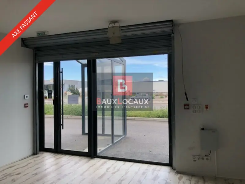 A LOUER LOCAL COMMERCIAL DE 135 M² - LE PONTET 