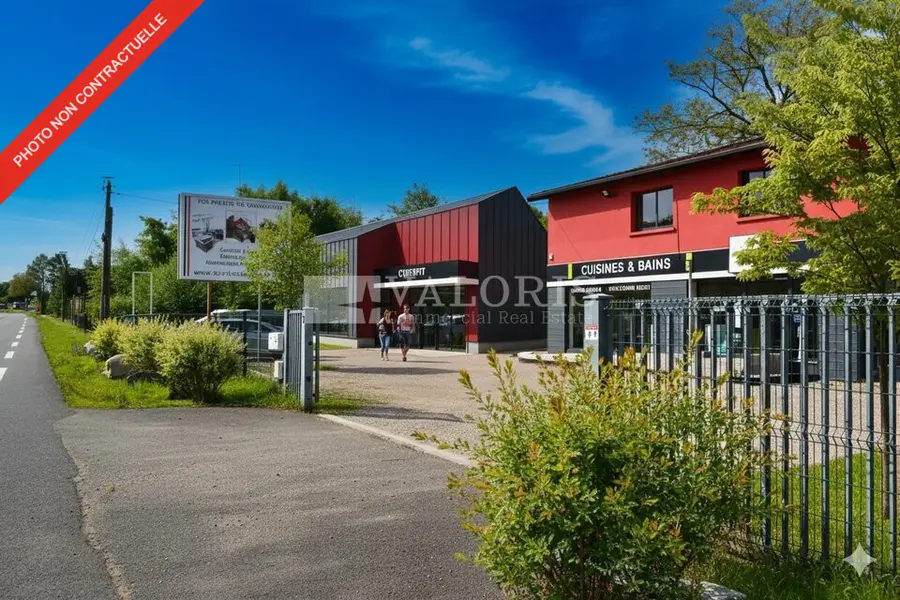 A louer Local commercial  211m² Saint-Genis-Laval