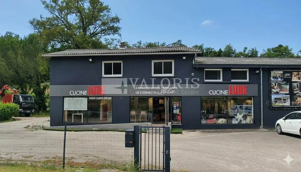 A louer Local commercial  180m² Saint-Genis-Laval