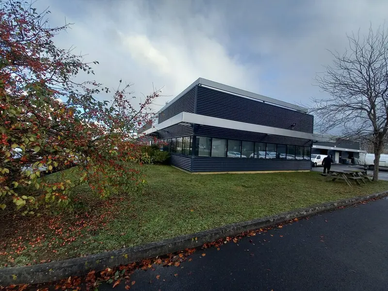 A louer Locaux d'activité 1438m² Ifs