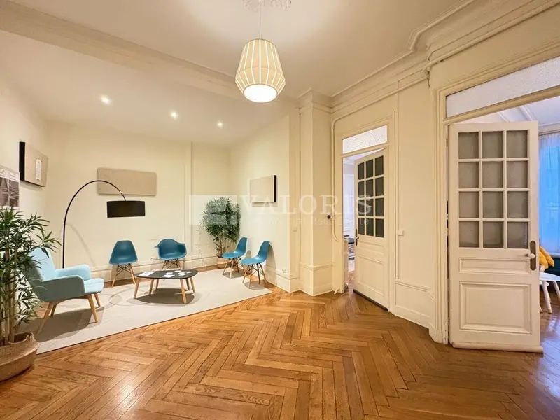 A louer Locaux d'activité 102.51m² Lyon 06