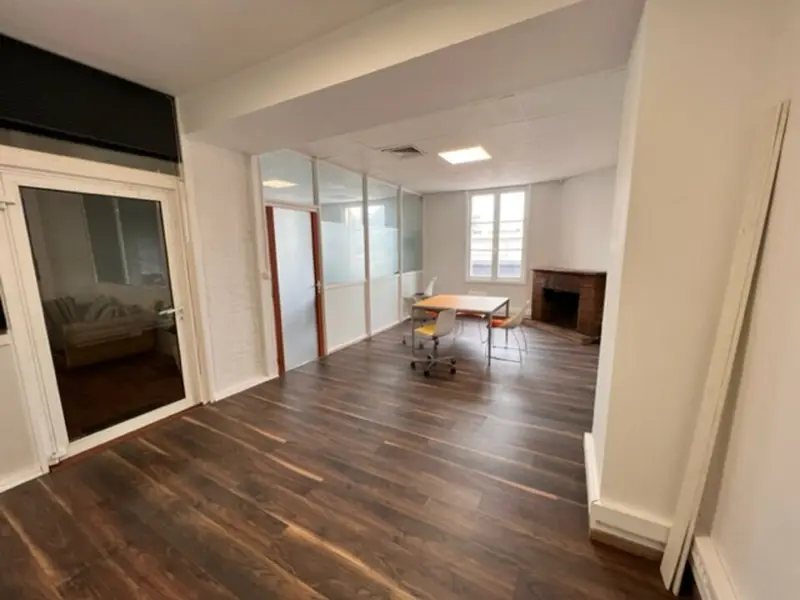 A LOUER TRÈS BEAU BUREAU À BIARRITZ