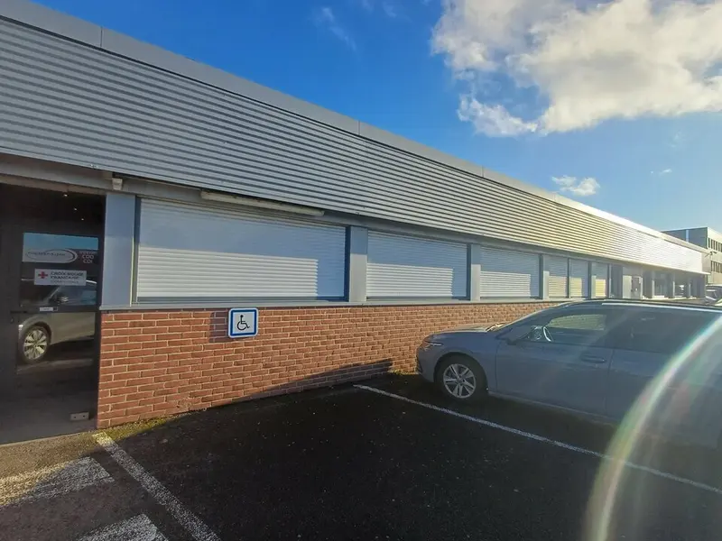 ZA située au sud de Caen au bord du boulevard périphérique.