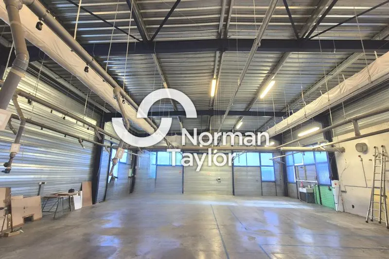 A louer Locaux d'activité 421m² Murviel-lès-Béziers