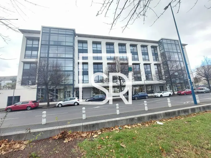BUREAUX EN LOCATION 122 M² - CLERMONT-FERRAND (63000)