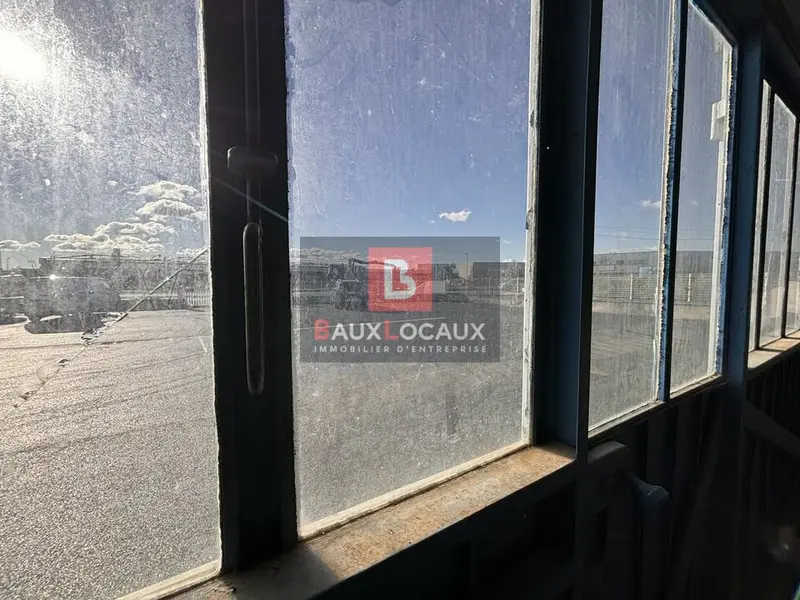 A louer Local commercial  400m² Châteaurenard