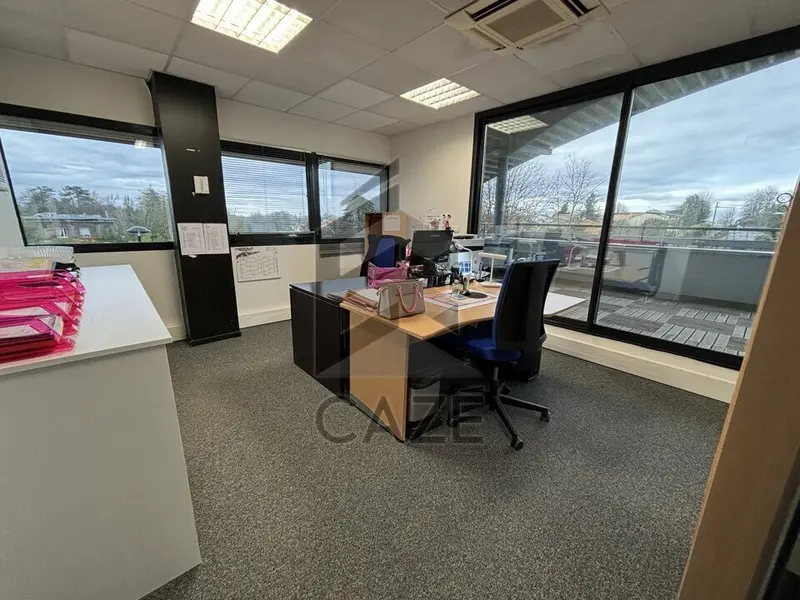 BUREAUX AVEC TERRASSE PRIVATIVE - FLOIRAC 