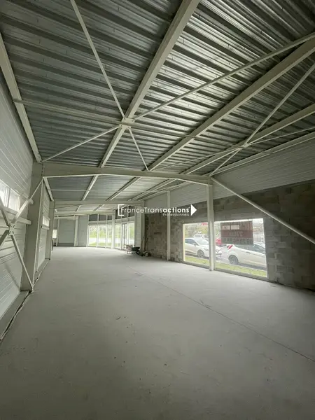 A LOUER LOCAL COMMERCIAL 270 M² - RTE DE TOULOUSE - CASTRES