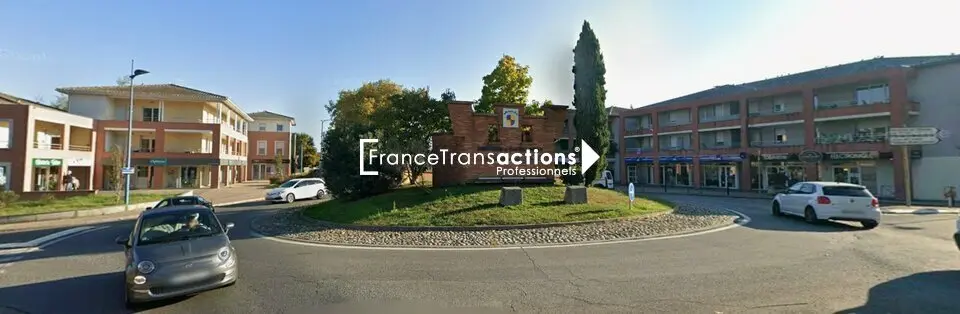 A LOUER LOCAL COMMERCIAL 65 m² CASTELGINEST