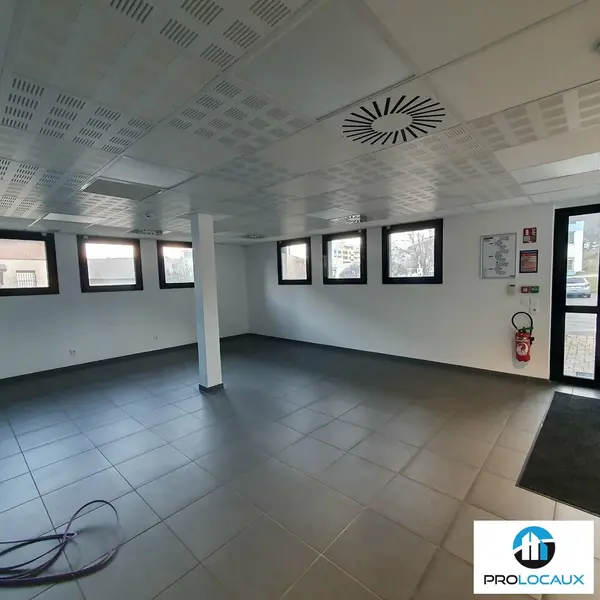 A louer Bureaux 1134m² Sassenage