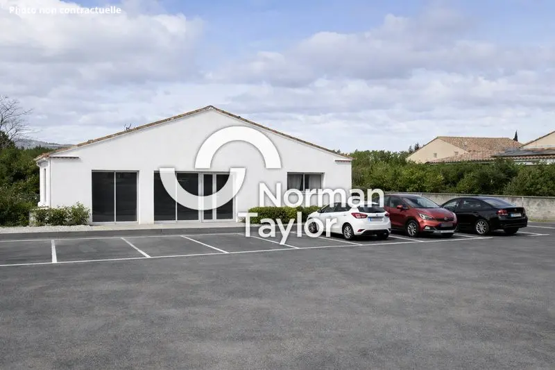 A vendre Local commercial  90m² Balaruc-le-Vieux