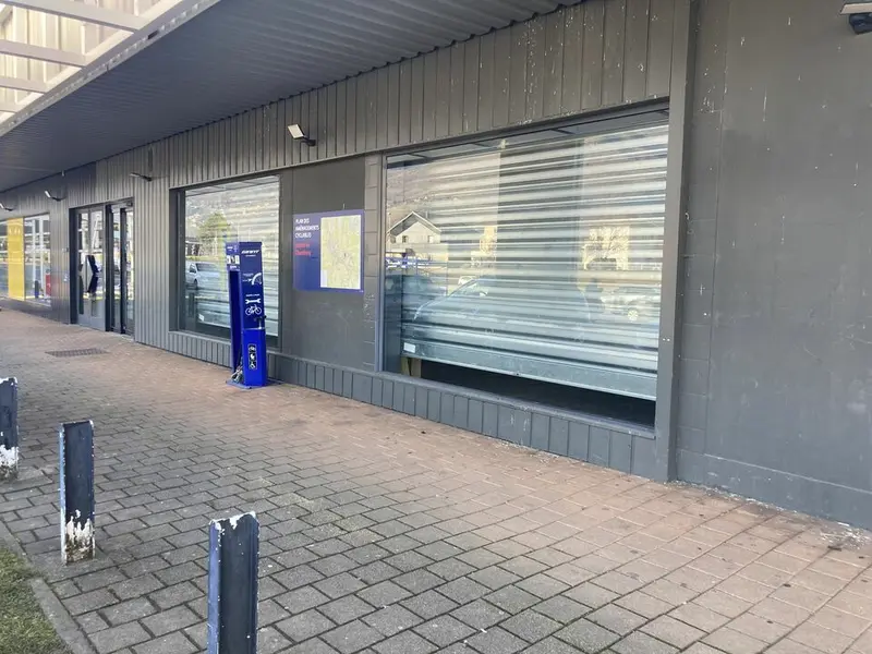 A louer Local commercial  400m² Saint-Alban-Leysse