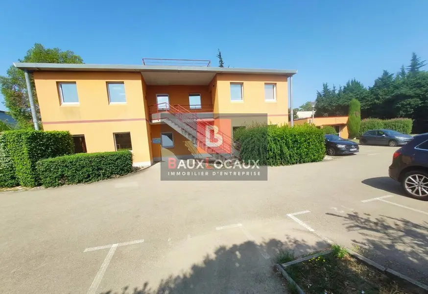 Bureaux à vendre d'environ 71 m²  Périphérie d'Avignon