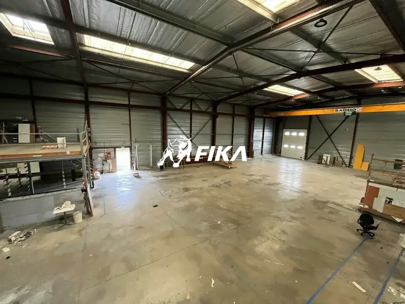 VEND LOCAL D'ACTIVITÉ PLAISANCE DU TOUCH 31830