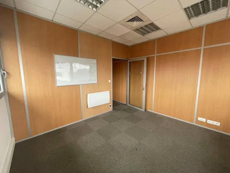 A louer Bureaux 97m² Saint-Priest