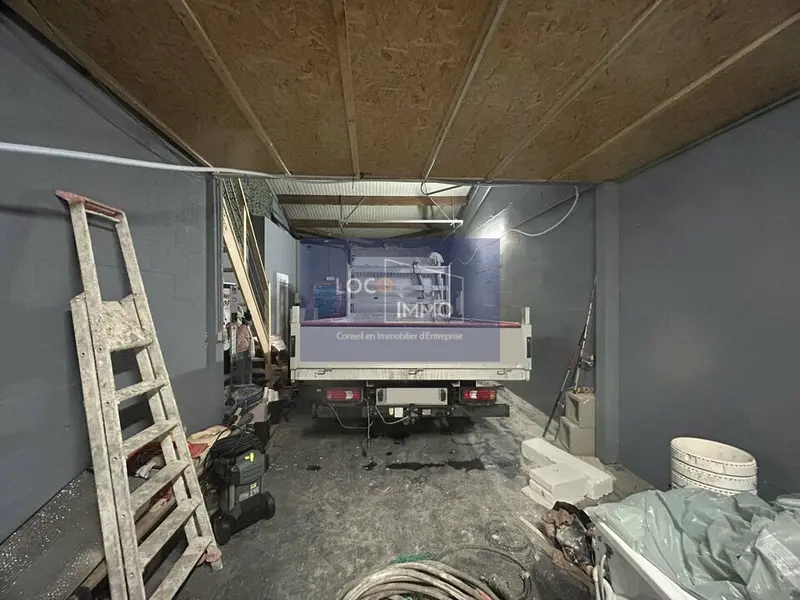 A louer Locaux d'activité 145m² Gradignan