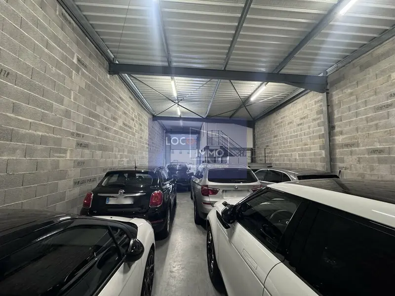 A louer Locaux d'activité 185m² Montussan