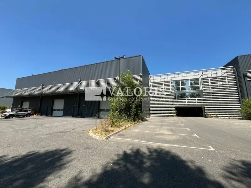 A louer Locaux d'activité 1937m² Aix-en-Provence