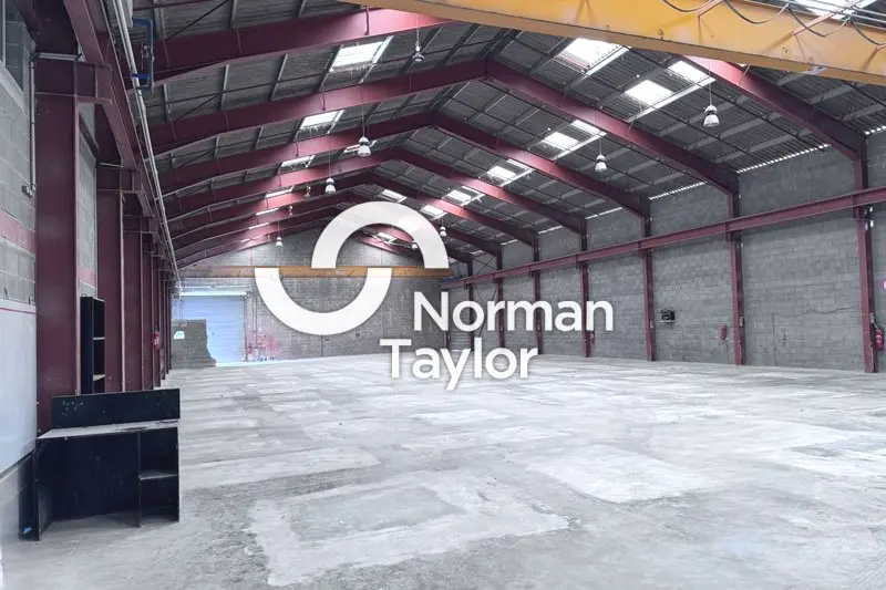 A vendre Locaux d'activité 1995m² Narbonne