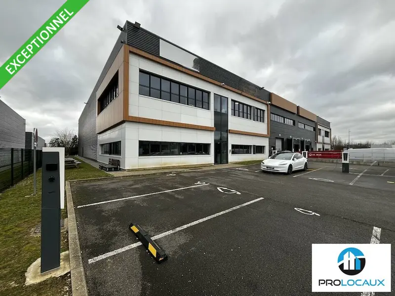 A louer Locaux d'activité 1760m² Roissy-en-France