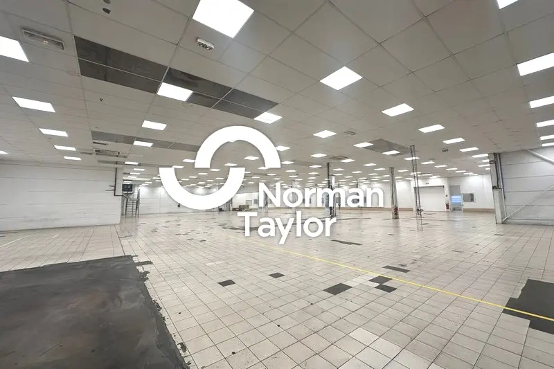 A vendre Locaux d'activité 4000m² Saint-Mathieu-de-Tréviers